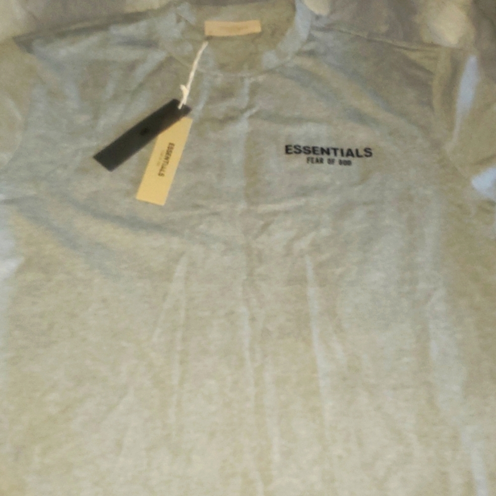 Essential tshirt